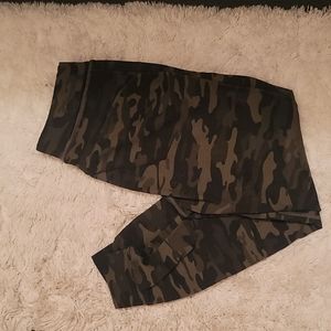 Alphalete camo joggers